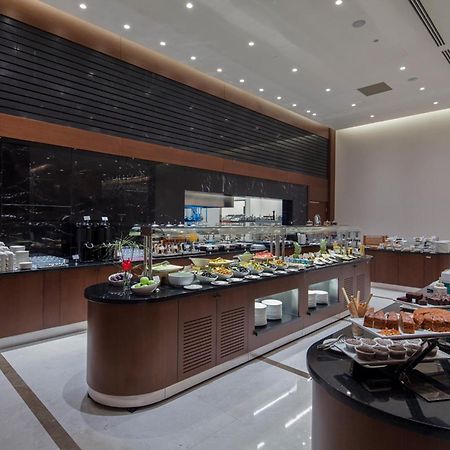 Doubletree By Hilton Istanbul Umraniye Hotel Bagian luar foto The lounge at the airport
