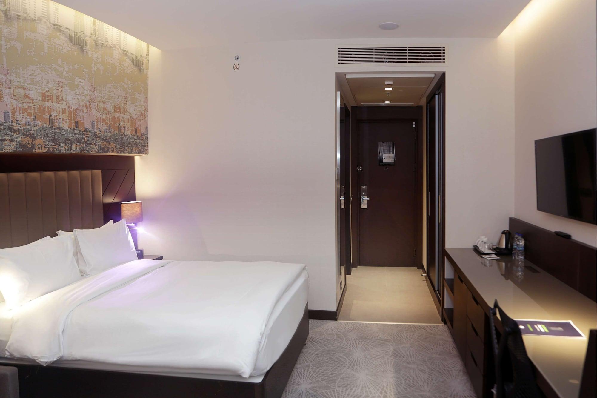 Doubletree By Hilton Istanbul Umraniye Hotel Bagian luar foto A room at the hotel