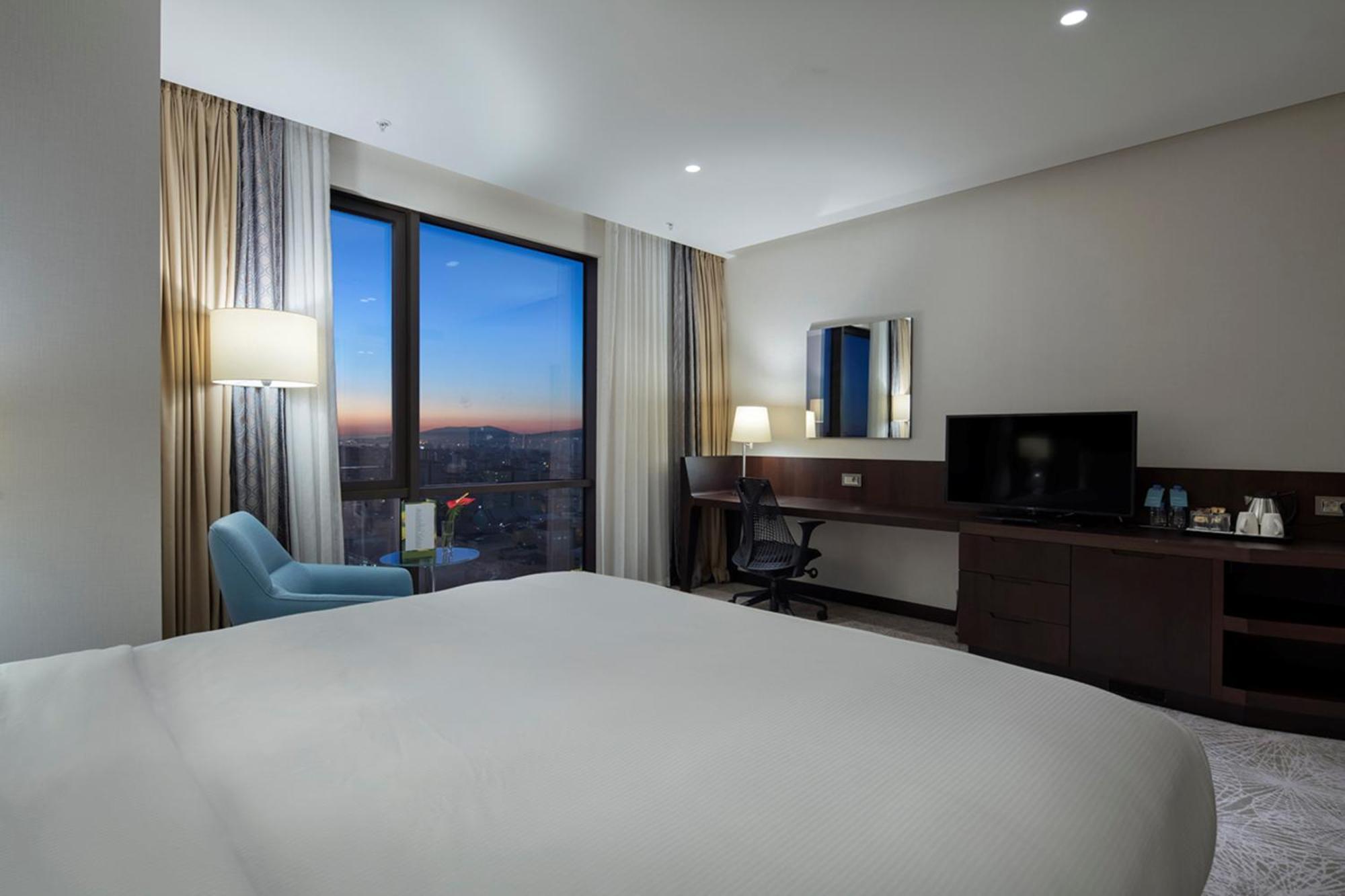 Doubletree By Hilton Istanbul Umraniye Hotel Ruang foto