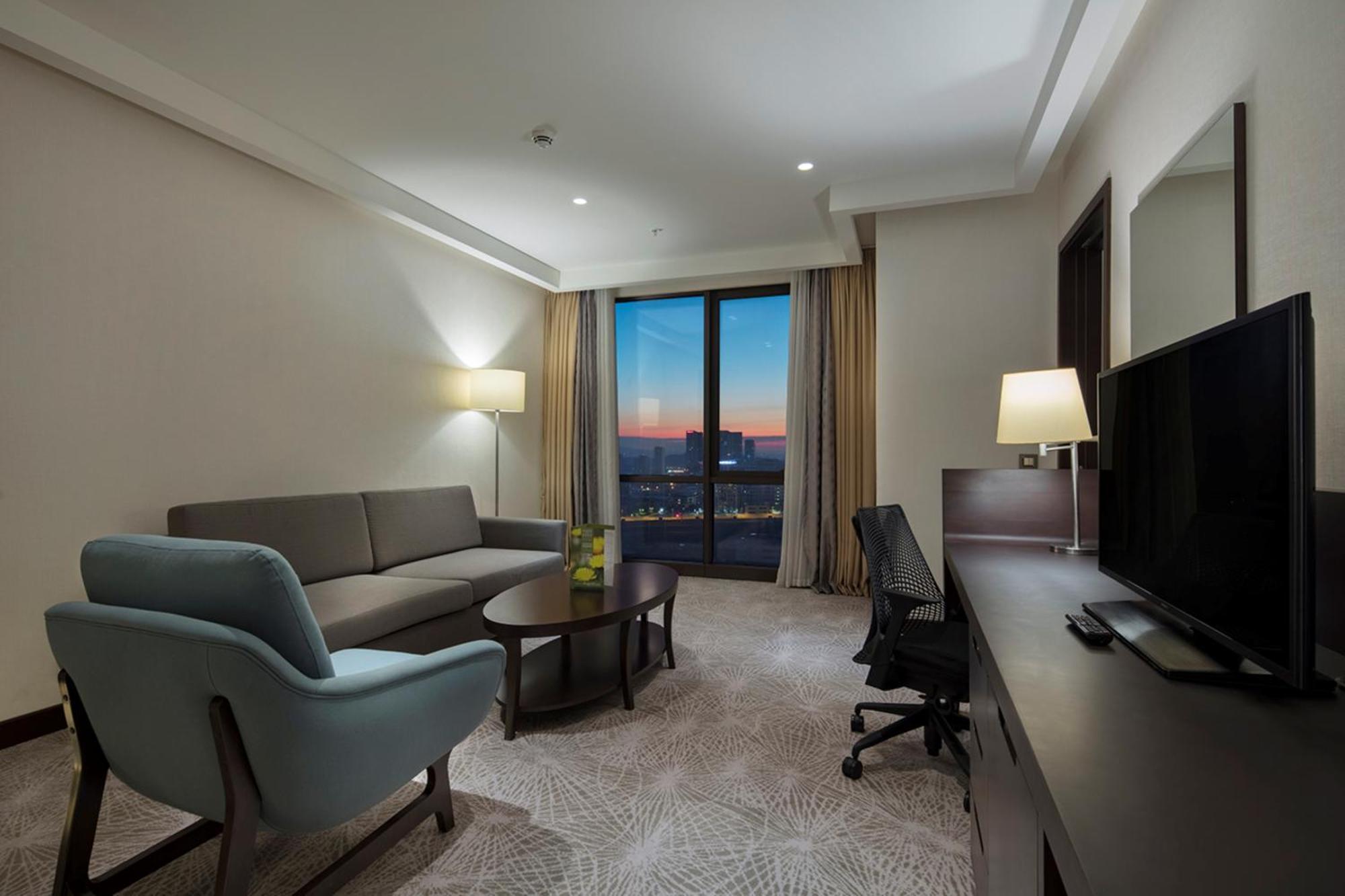 Doubletree By Hilton Istanbul Umraniye Hotel Ruang foto