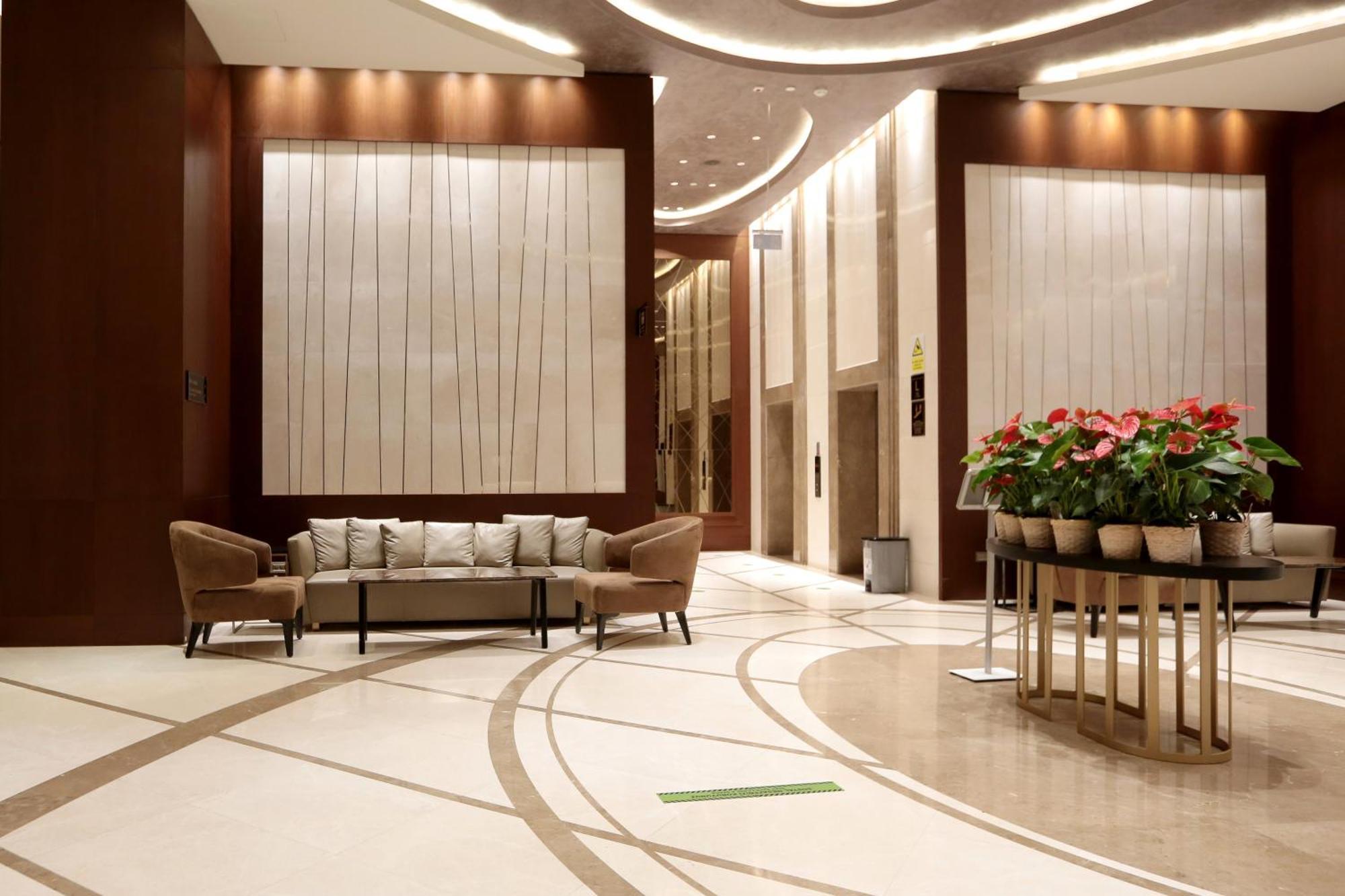 Doubletree By Hilton Istanbul Umraniye Hotel Bagian luar foto Lobby