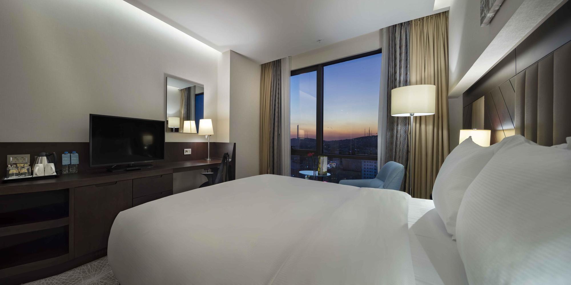 Doubletree By Hilton Istanbul Umraniye Hotel Bagian luar foto Deluxe room