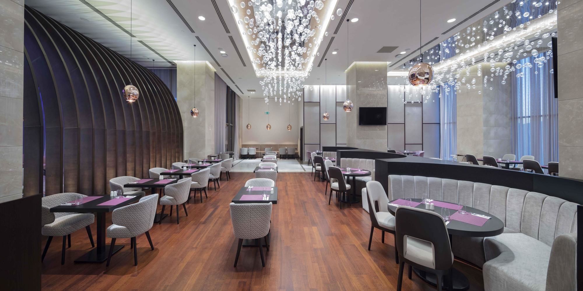 Doubletree By Hilton Istanbul Umraniye Hotel Bagian luar foto The interior of the lounge