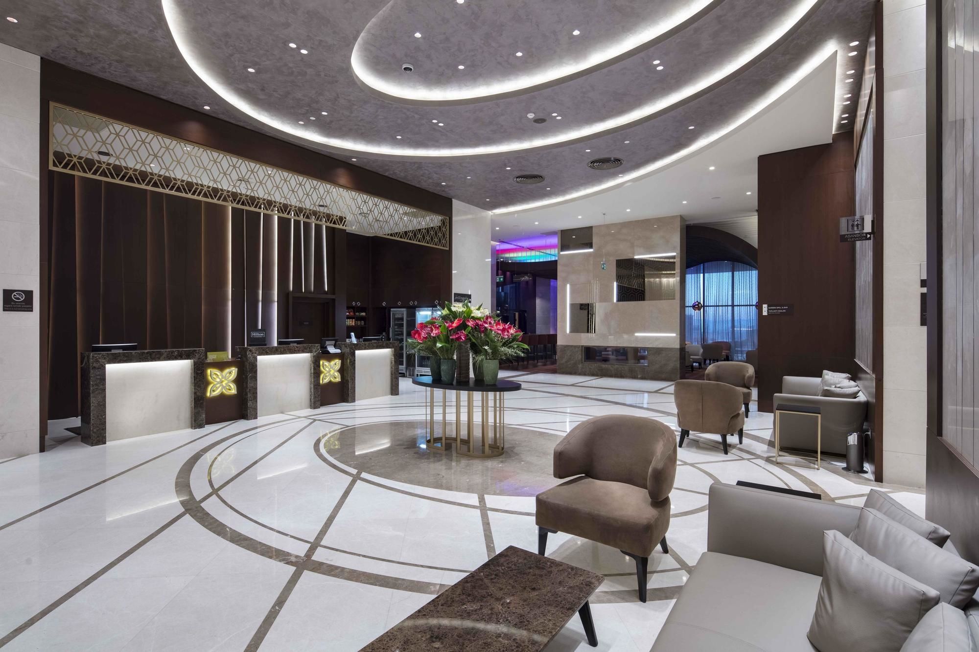 Doubletree By Hilton Istanbul Umraniye Hotel Bagian luar foto Lobby